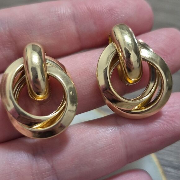 Dual Hoop Modern Gold Alloy Everyday Fashion Earring for the Working Woman - Picture 5 of 5